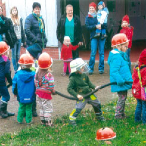 Spielkreis bei der Feuerwehr Nortmoor
